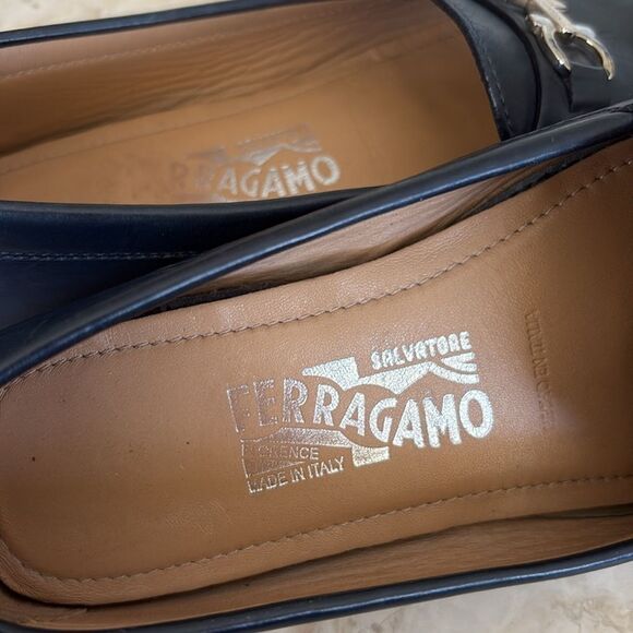 Salvatore Ferragamo Leather Driver with Gancini Ornament - Picture 10 of 16